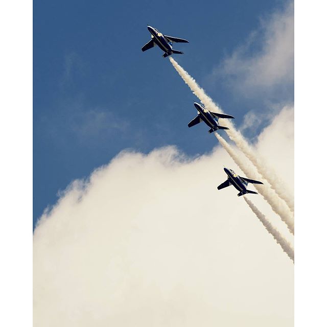 #ブルーインパルス　#instagramers #instagramjapan #icu_japan #top_pointfview #team_jp_ #team_jp_西 #ig_photooftheday #ig_japan #igersjp  #wu_japan #ig_nihon #lovers_nippon  #ig_nippon #love_nippon #ip_gallery #photoisland #fukuoka  #ip_connect #tokyocameraclub #bestjapanpics#東京カメラ部 #ink361_asia #japan #olloclip#写真好きな人と繋がりたい#ファインダー越しの私の世界#jdsdf #T4