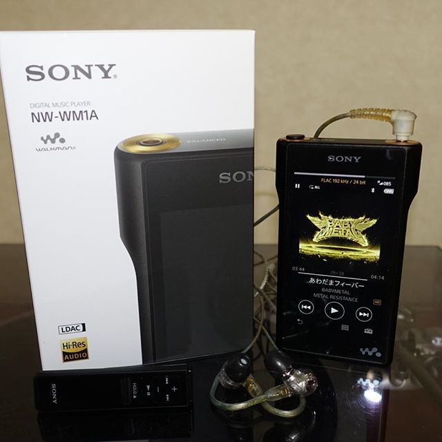 新型ウォークマンゲットしました。じっくりエージングしたいと思います。さすがにこれの一つ上のは手が出ませんでした。ハイレゾ音楽を楽しみたいと思います。#instagramers #instagramjapan #icu_japan #top_pointfview #team_jp_ #team_jp_西 #ig_photooftheday #ig_japan #igersjp  #wu_japan #ig_nihon #lovers_nippon  #ig_nippon #love_nippon #ip_gallery #photoisland #fukuoka  #ip_connect #tokyocameraclub #bestjapanpics#東京カメラ部 #ink361_asia #japan #olloclip#写真好きな人と繋がりたい#ファインダー越しの私の世界#walkman #ウォークマン #ハイレゾ