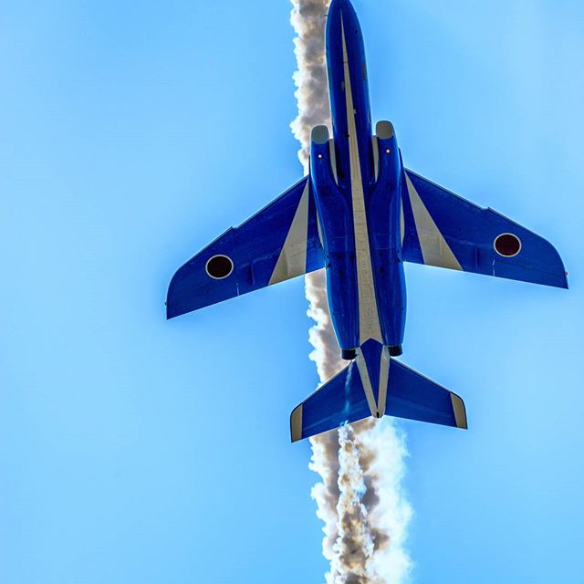 #ブルーインパルス　#instagramers #instagramjapan #icu_japan #top_pointfview #team_jp_ #team_jp_西 #ig_photooftheday #ig_japan #igersjp #wu_japan #ig_nihon #lovers_nippon #ig_nippon #love_nippon #ip_gallery #photoisland #fukuoka #ip_connect #tokyocameraclub #bestjapanpics#東京カメラ部 #ink361_asia #japan #olloclip#写真好きな人と繋がりたい#ファインダー越しの私の世界#JASDF #T4